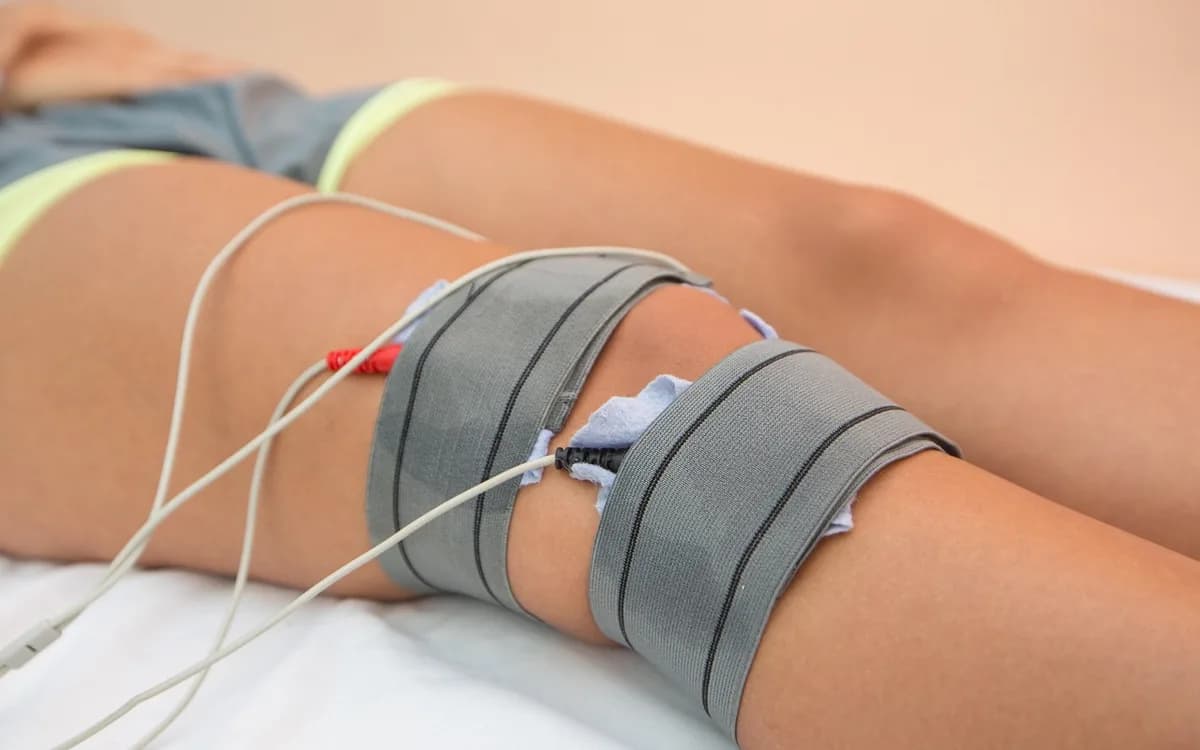 physiotherapy, treatment, legs, knees, pressure, equipment